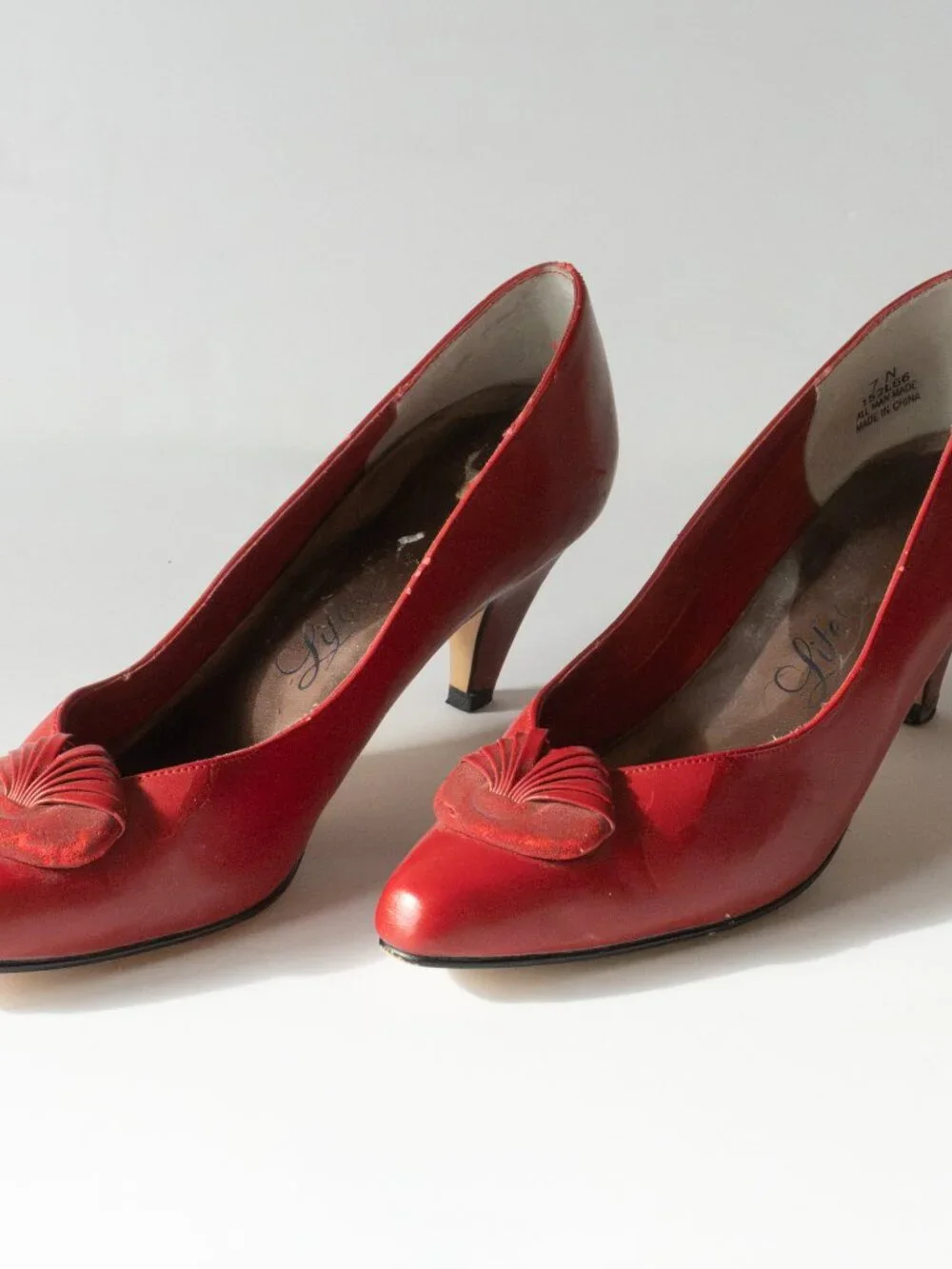 Vintage 80s LifeStride Red Leather Pumps Heels Size 7N Narrow 2.5